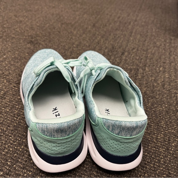 New Kizik Lima spearmint sneakers you can step into! (No bending!) size 7.5W+box - Picture 4 of 12